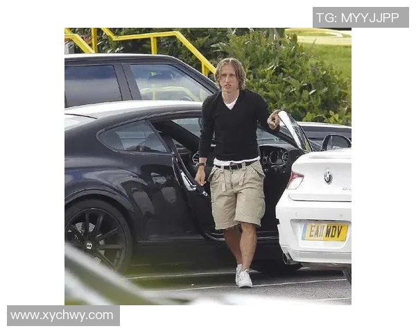 足球星车贴：让你的爱车与球场巨星同行，个性化装饰彰显独特风采